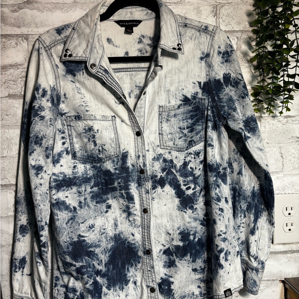 Rock & Republic Indigo and Acid Washed Denim Snap Shirt